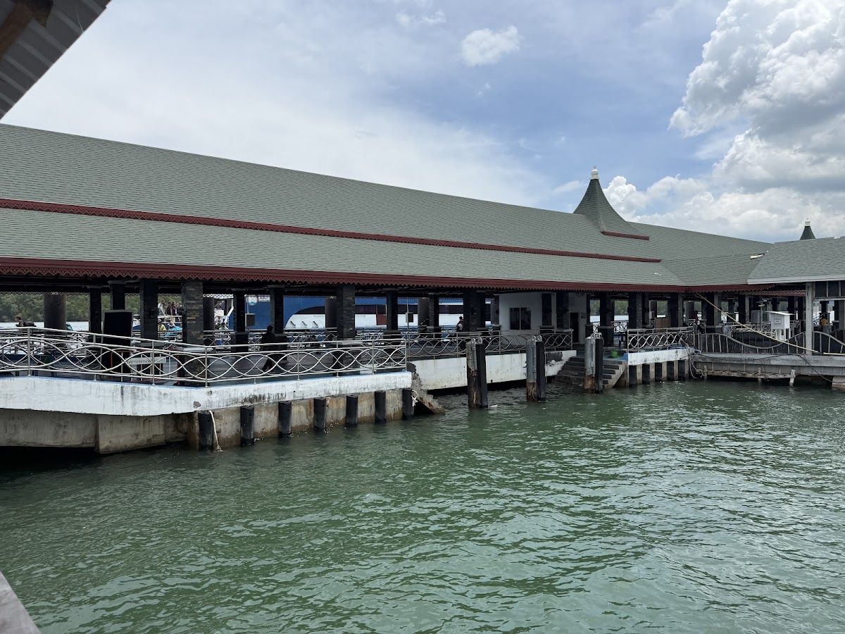 Klong Jilad Ferry Pier in Krabi, a covered waterfront terminal where ferries and speedboats depart for Phuket and the islands